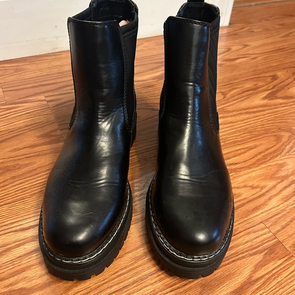 Women’s black chelsea boots size 9.5 - Picture 1 of 4